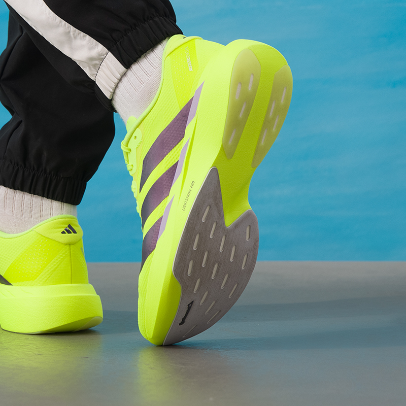 أحذية رجالية من أديداس، تصميم  - مراجعة Lightweight Road Running Shoes وسعره