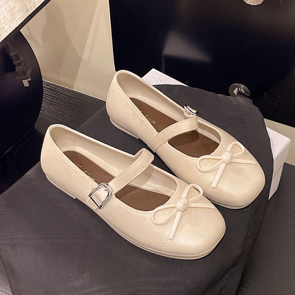 صنادل نسائية أنيقة مزينة بفيون - مراجعة Sandals وسعره